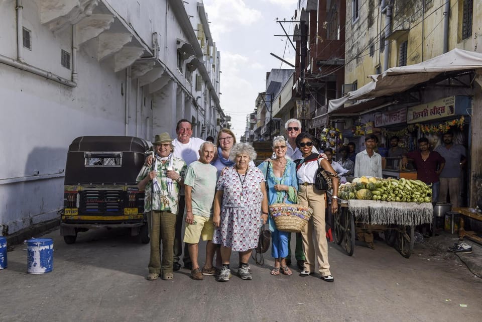 Street view, group of guests