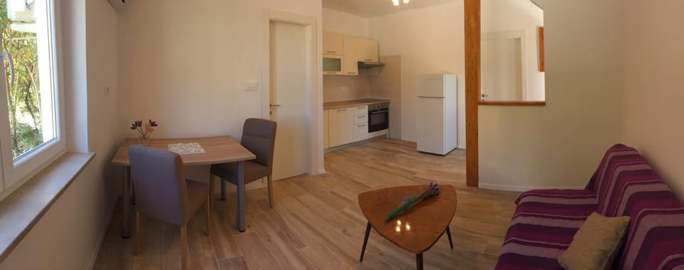 Lucia Apartment in Cres