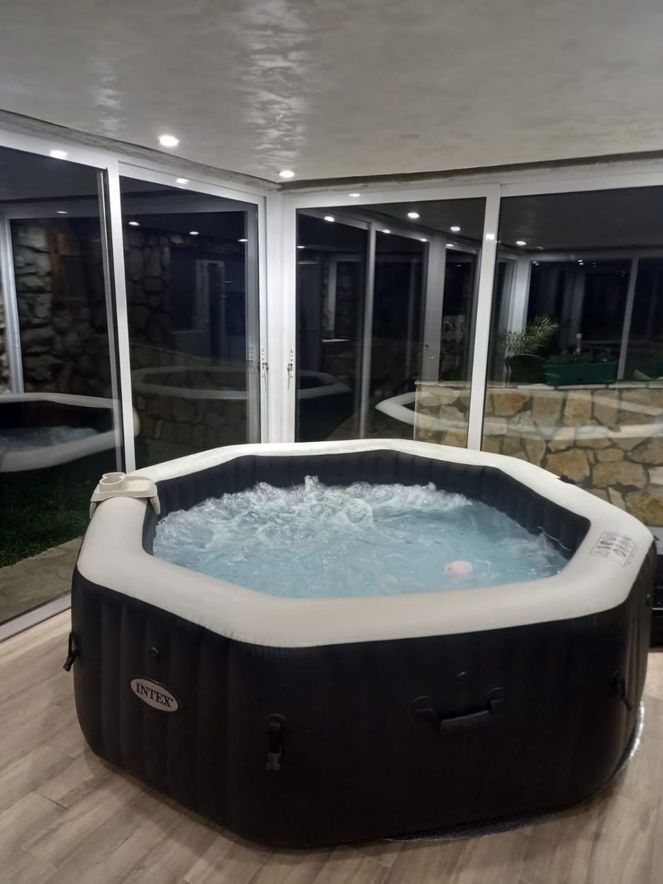 Hot Tub, Hot Tub