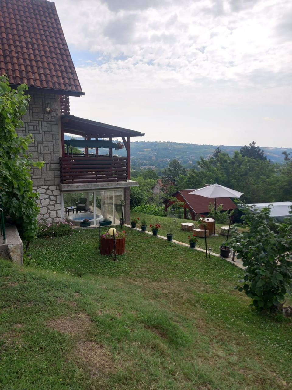 Property building, Day, Natural landscape, Garden, Garden view