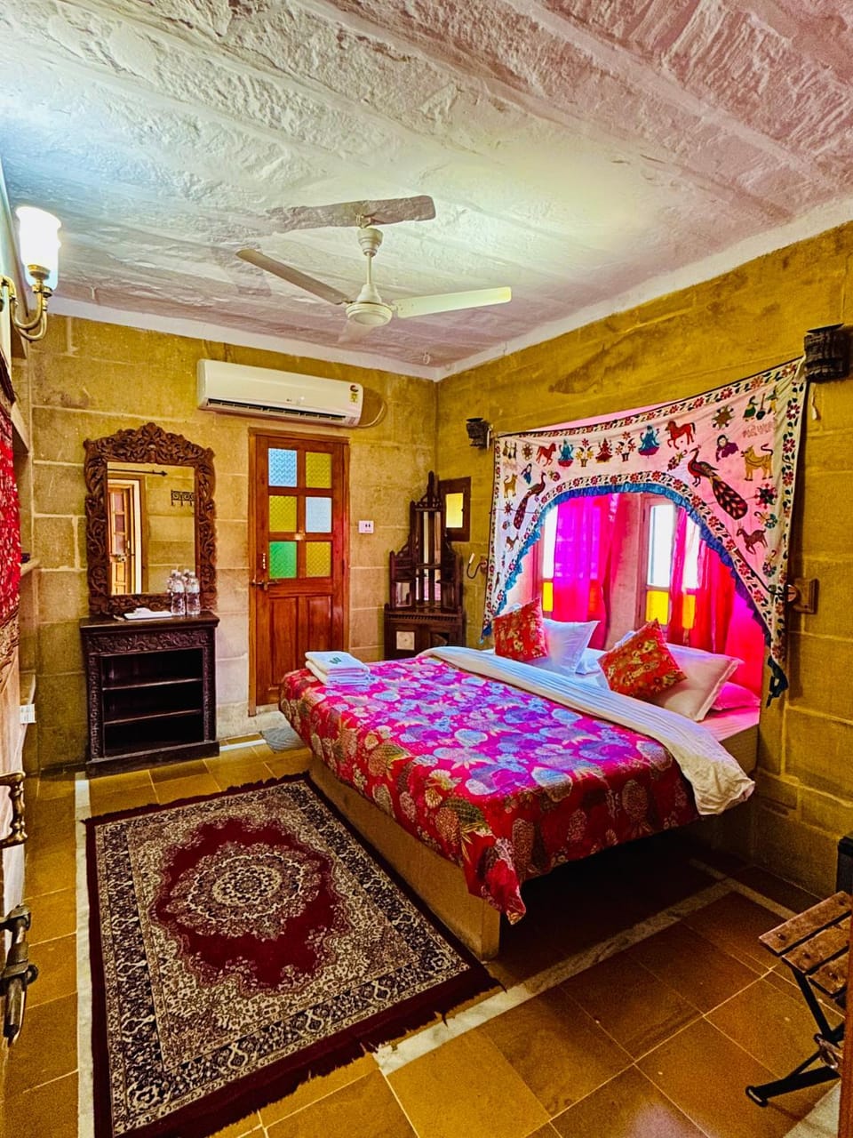 Bed, View (from property/room), Decorative detail, Bedroom, City view, air conditioner