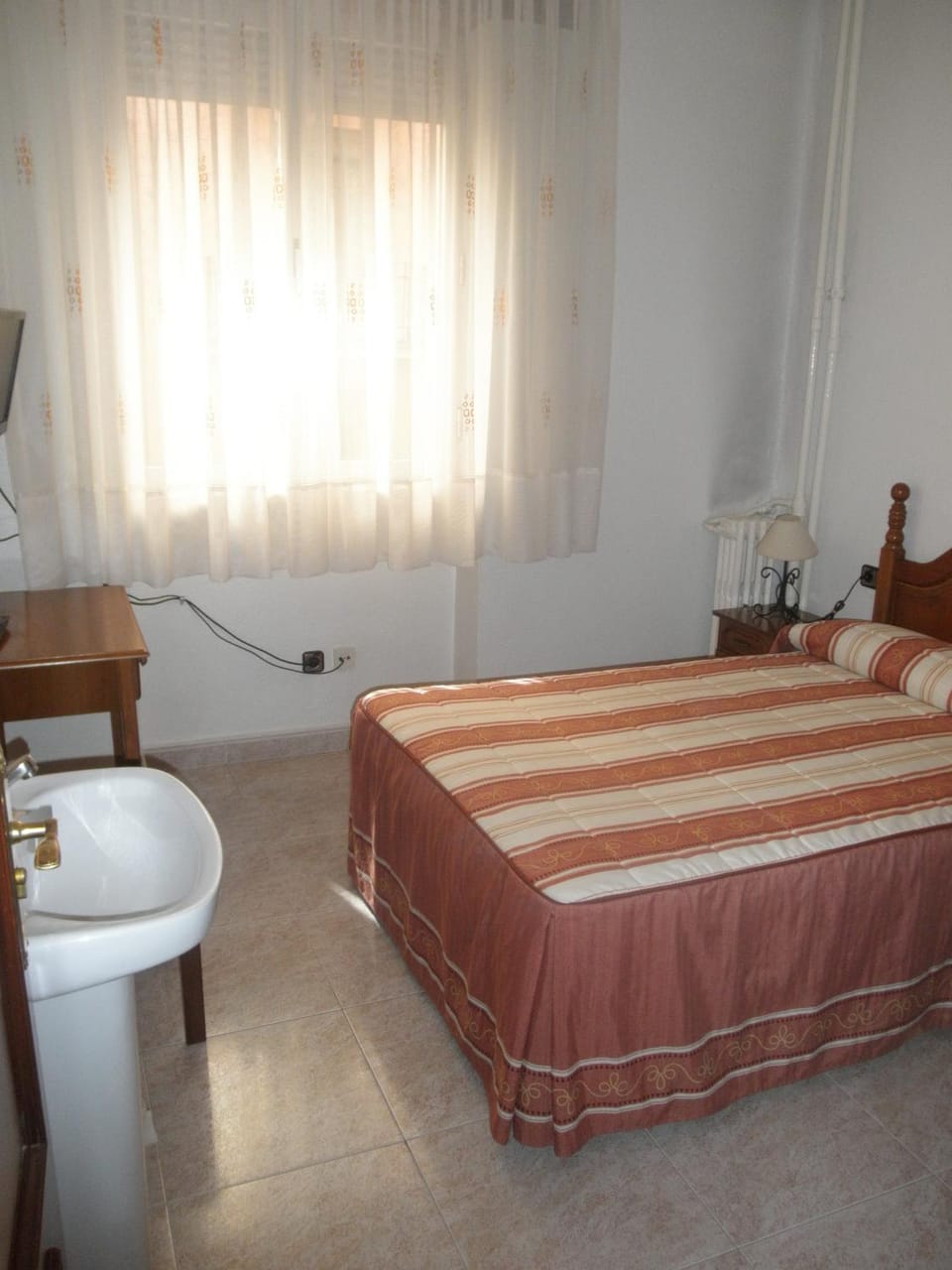 Day, Photo of the whole room