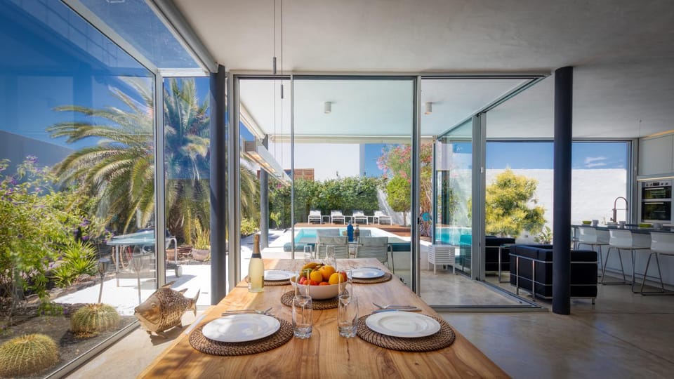 BBQ facilities, Garden, Balcony/Terrace, Living room, Dining area, Garden view, Swimming pool, sunbed, kitchen