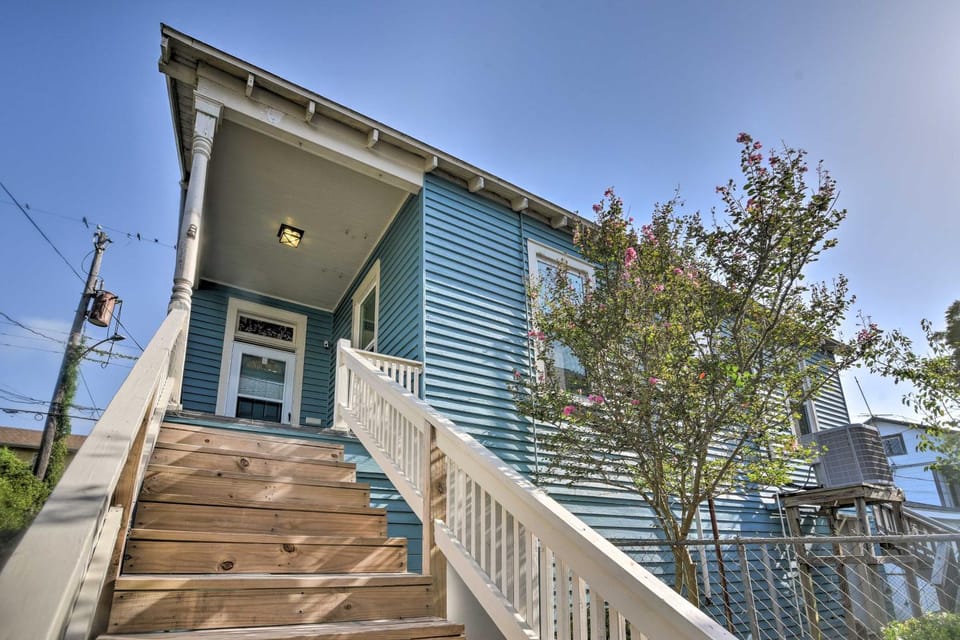 1/2 Mi to Beach & Seawall: Galveston Getaway! House in Galveston Island