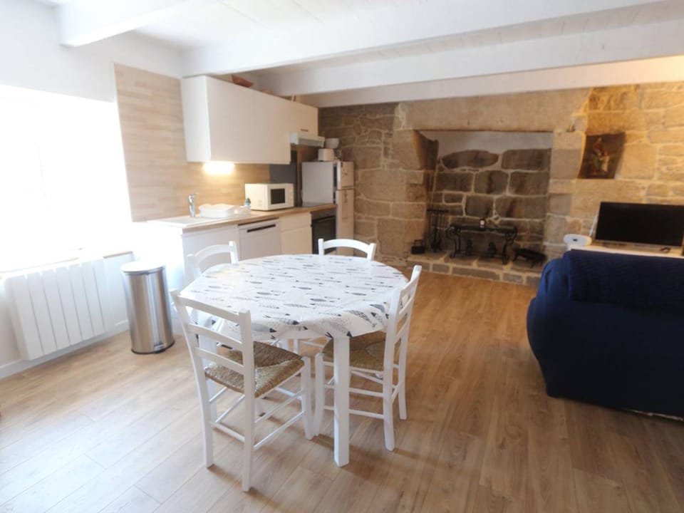 Combrit Sainte-Marine: T2 duplex rénové avec jardin privé et vue sur port Apartment in Combrit