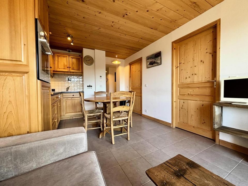 Résidence Cheloup - Appartement de charme avec une superbe vue sur le Mont Charvin MAE-2174 Apartment in Notre-Dame-de-Bellecombe