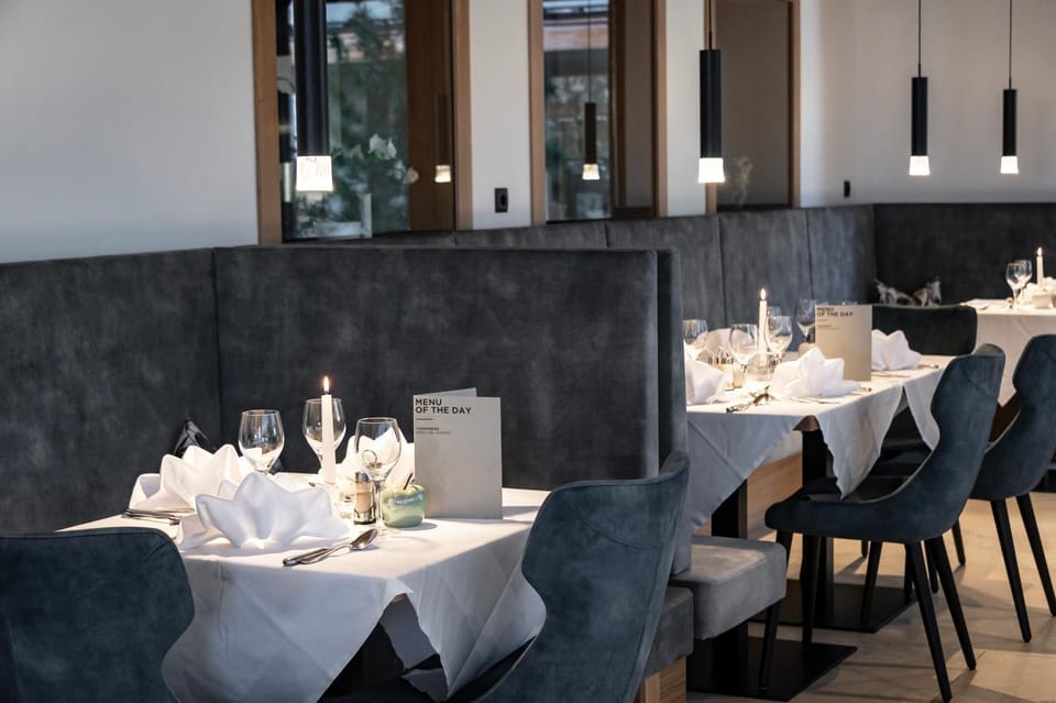 Restaurant/places to eat, Food and drinks