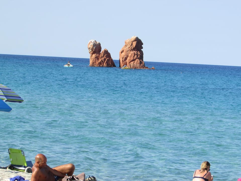 Nearby landmark, Day, People, Natural landscape, Beach, Sea view, group of guests