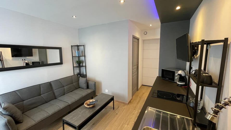 Bienvenue chez vous "appartement classé 2 étoiles en RDC avec espace extérieur et parking" Apartment in Dole