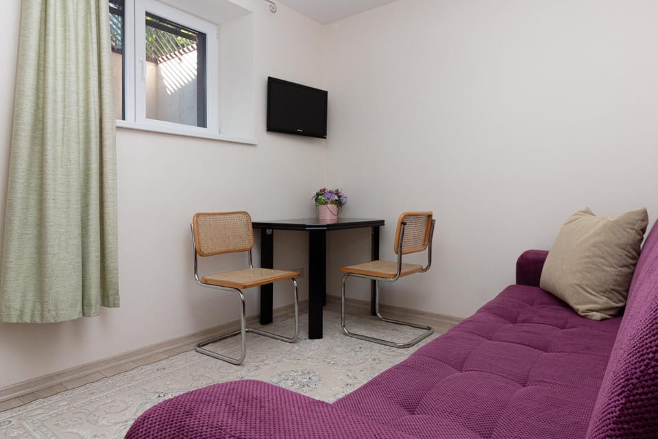 Bed, TV and multimedia