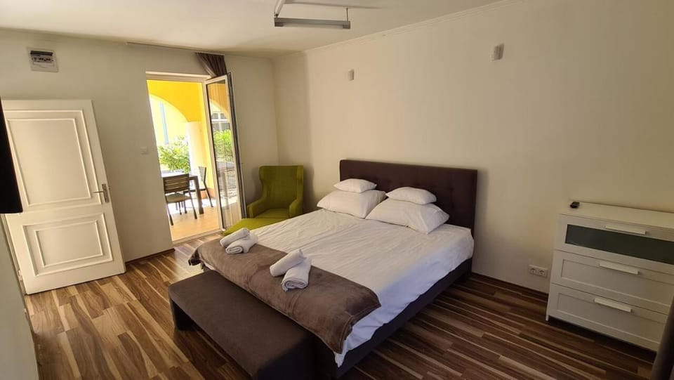 Mediterran Apartman with Pool Apartment in Siófok