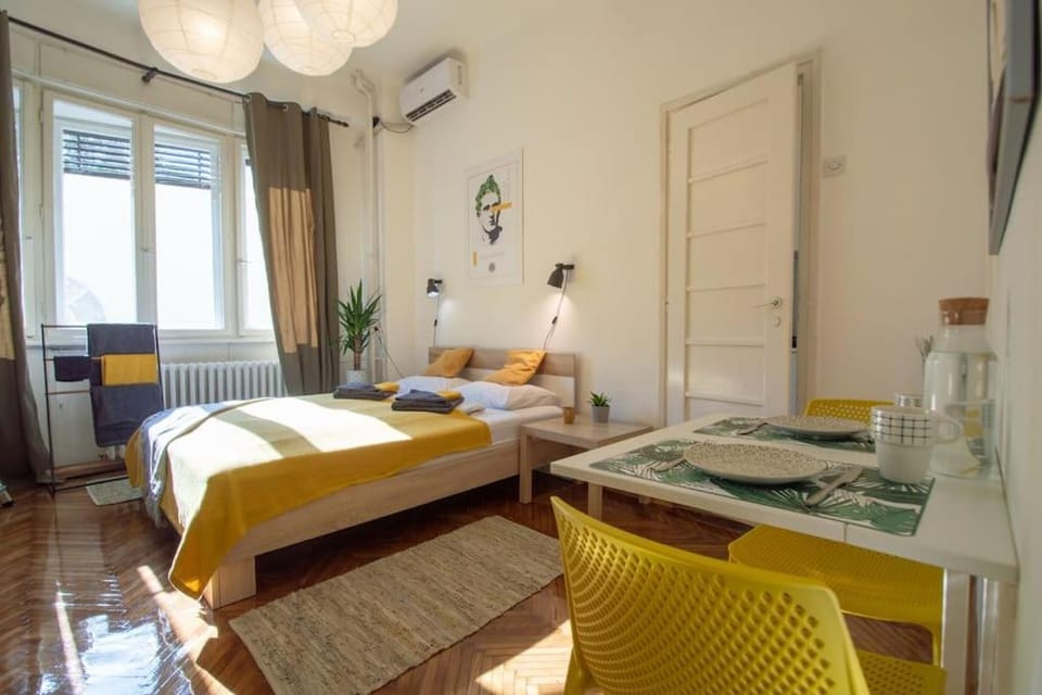Pavla Papa Studio - Bright & central Apartment in Novi Sad