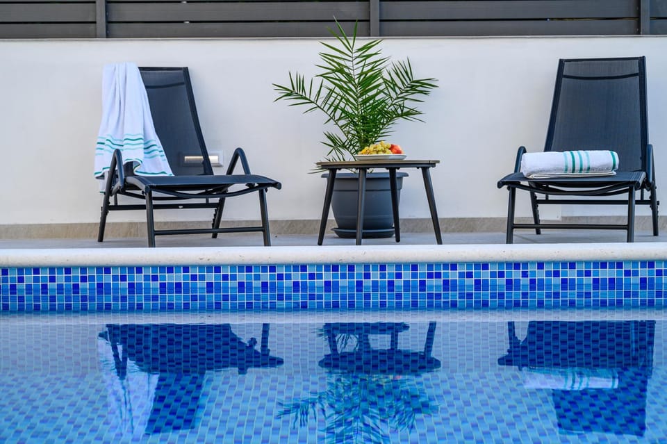 Villa Relax - beautiful Apartment with heated saltwater pool & jacuzzi Apartment in Šibenik-Knin County, Croatia