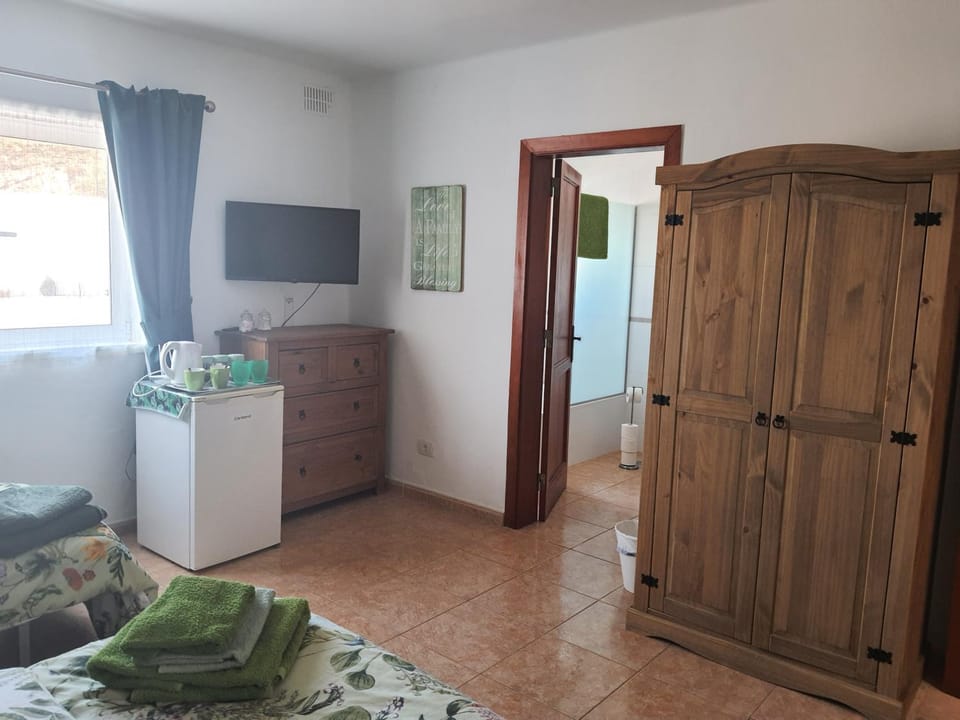 Bed, TV and multimedia, Coffee/tea facilities, Bedroom, wardrobe