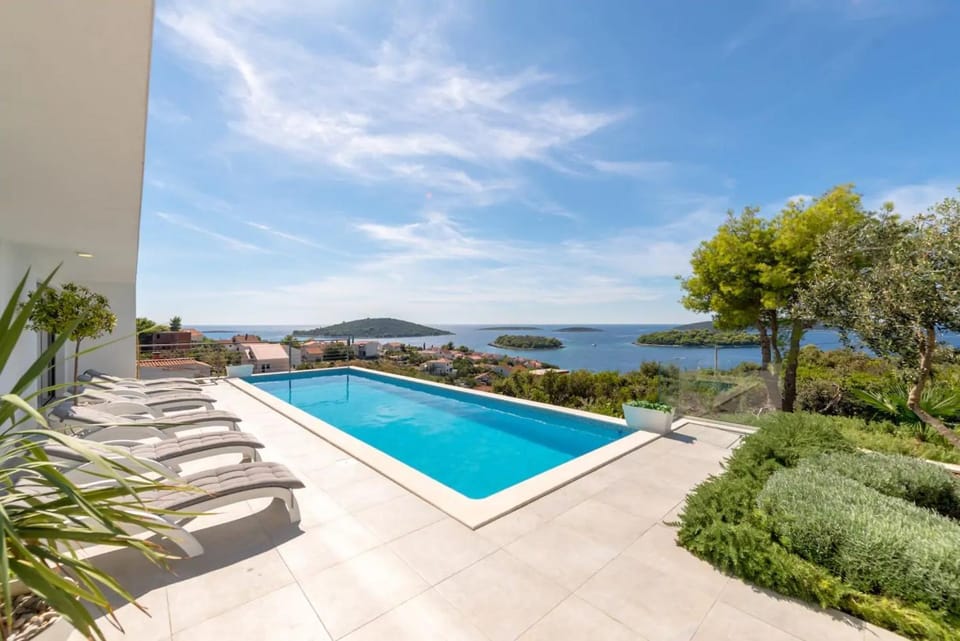 Pool view, Swimming pool