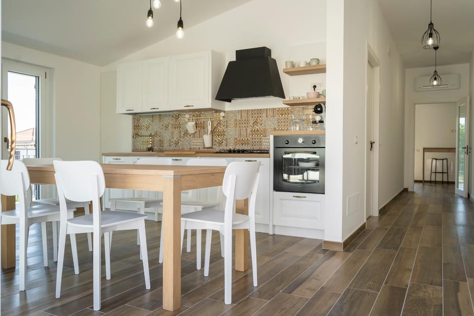 Dining area, Communal kitchen
