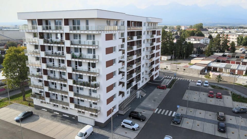 Property building, Off site, Parking