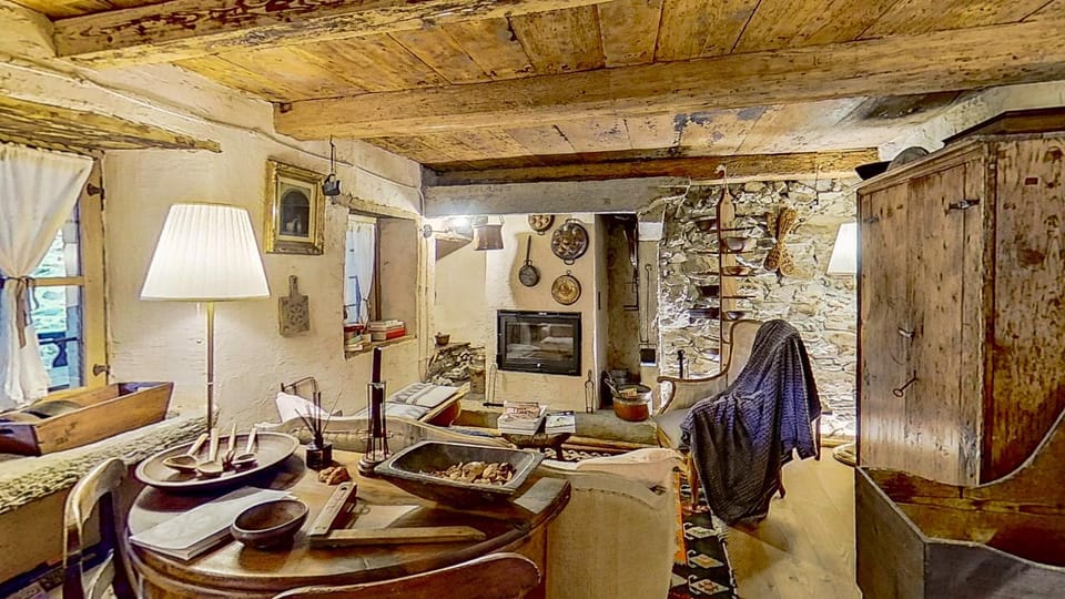 Living room, fireplace