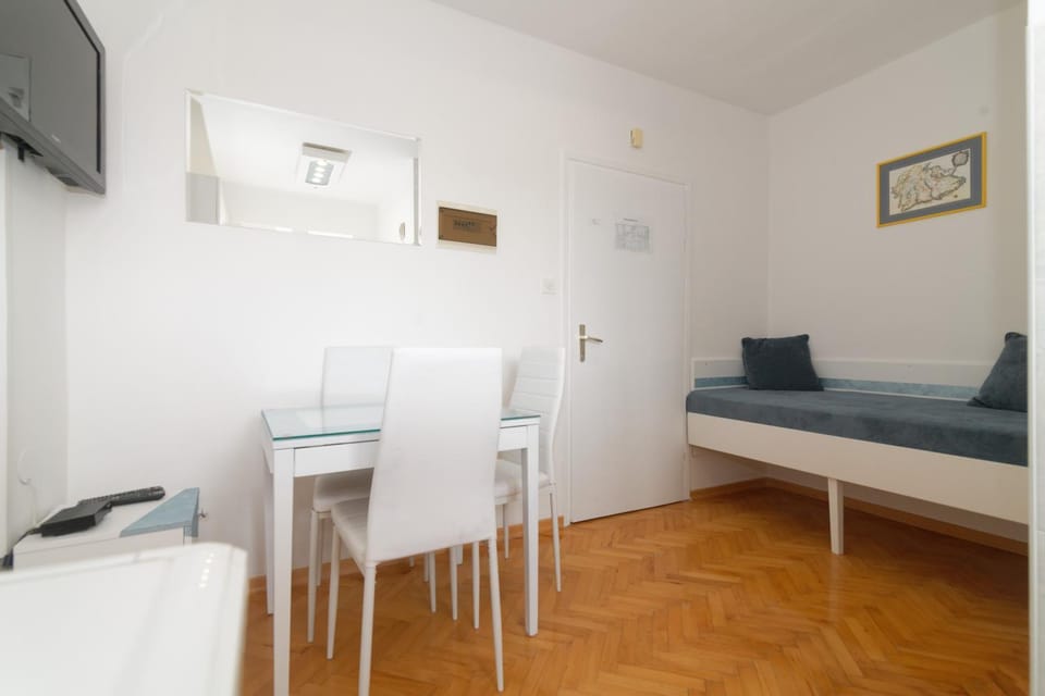Apartments Jasna 3 Apartment in Novigrad