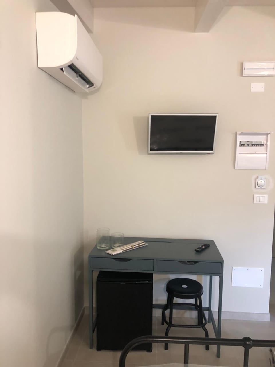 TV and multimedia, air conditioner