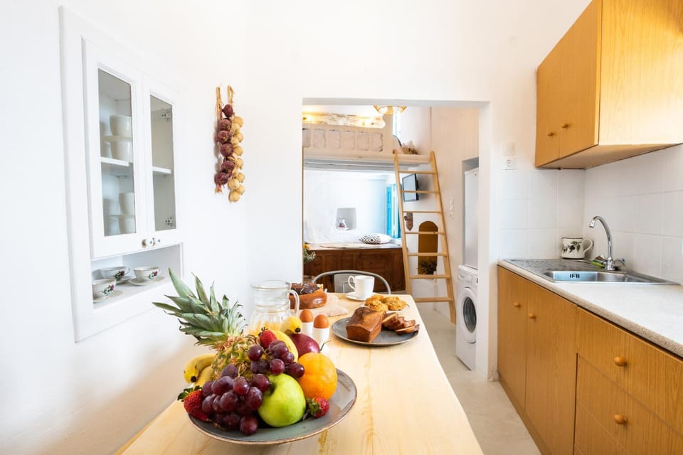 Dining area, Communal kitchen