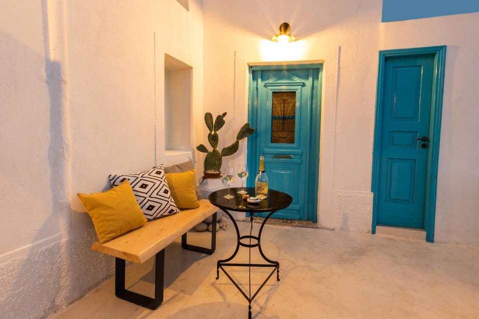 Patio, Facade/entrance