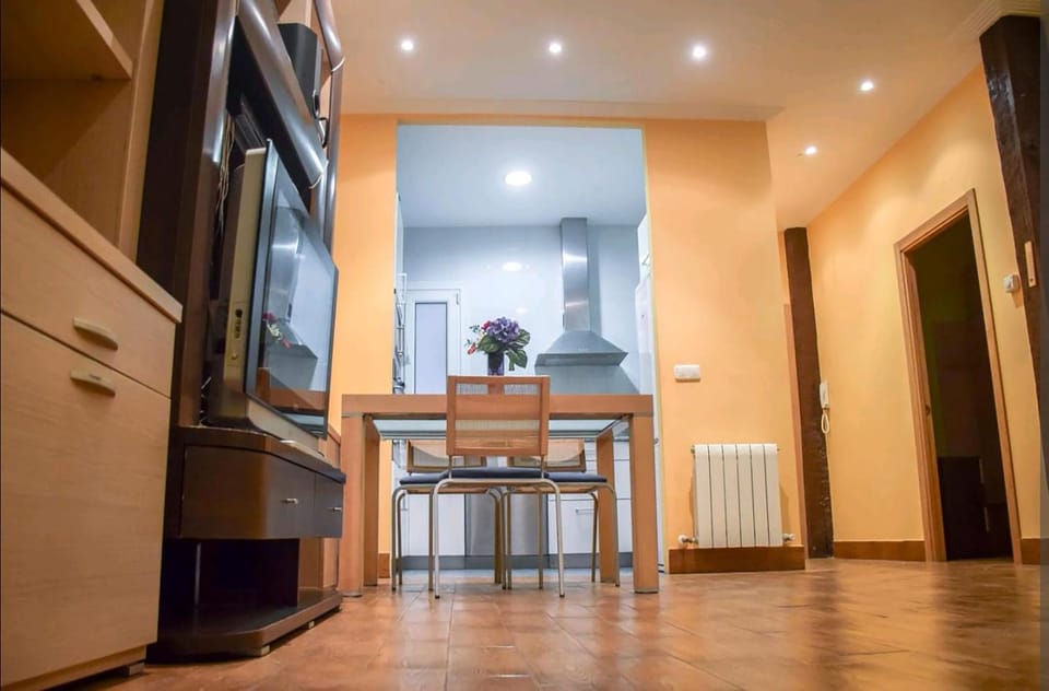 Dining area, kitchen