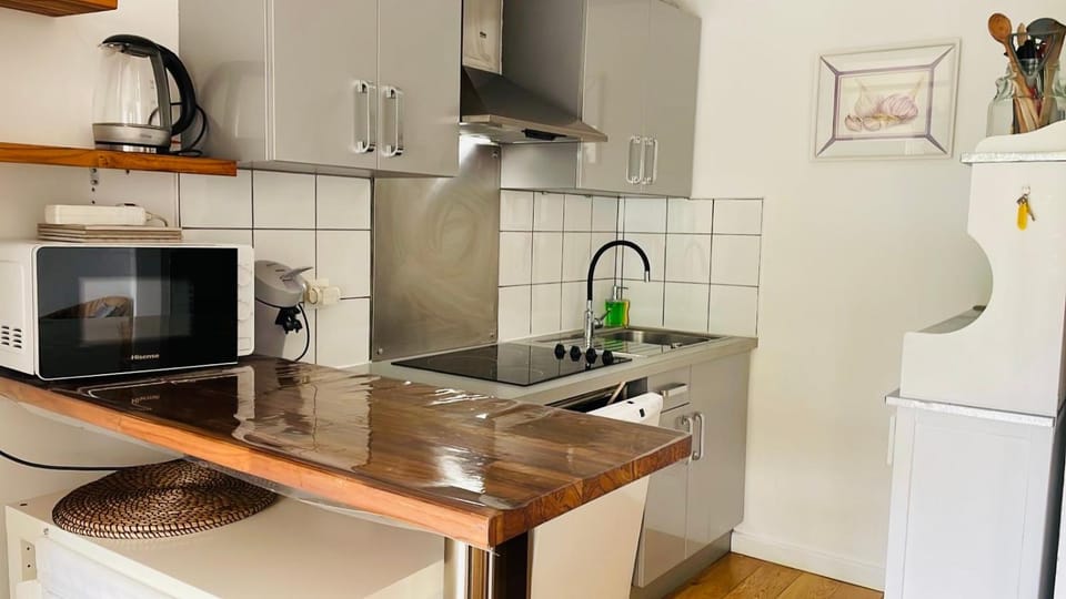 Kitchen or kitchenette, dishwasher, pet friendly, toaster
