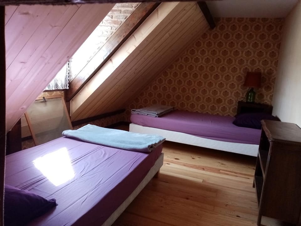 Le Chant de la falaise Gite D'étape Vacation rental in Occitanie