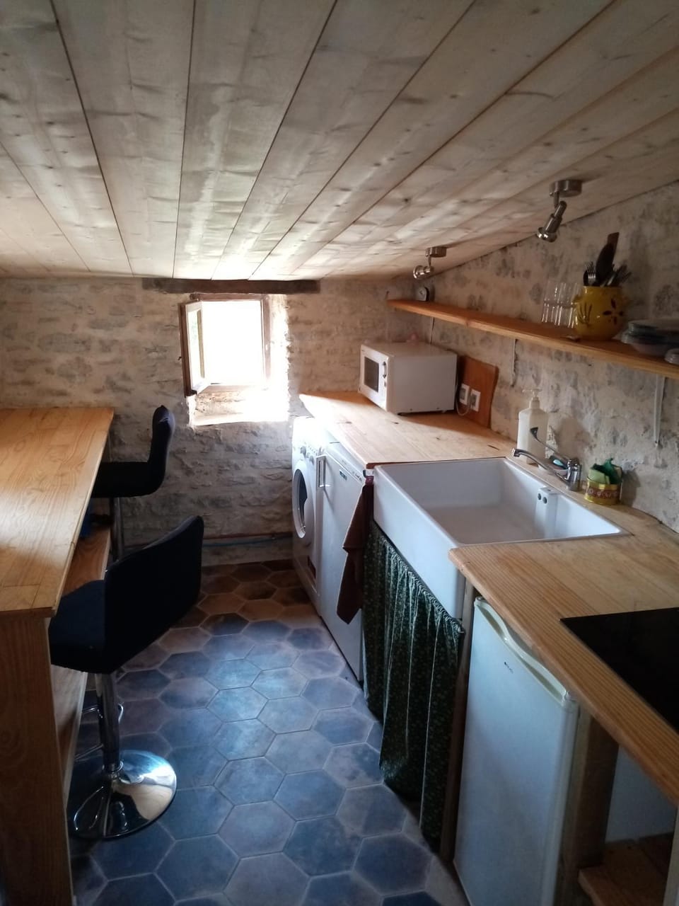 Le Chant de la falaise Gite D'étape Vacation rental in Occitanie