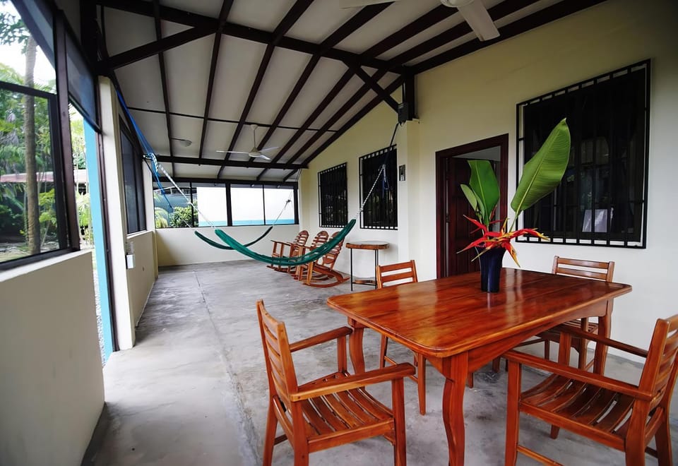 Pavones Point Surf House in Great Location House in Puntarenas Province