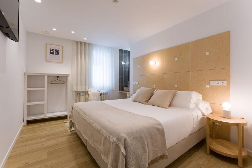 Bed, TV and multimedia