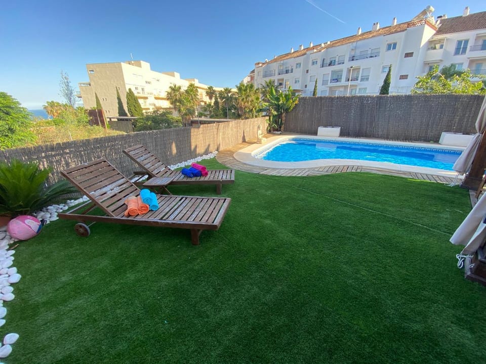 Property building, Garden, Garden view, Pool view, Swimming pool