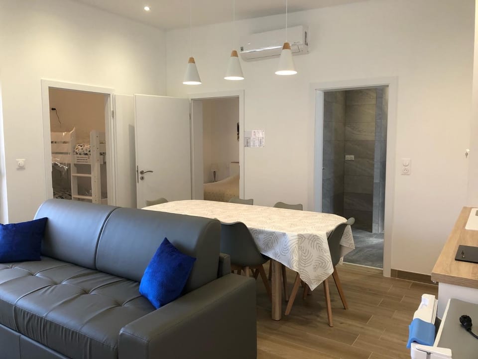 Communal lounge/ TV room, Living room, Dining area, Meals