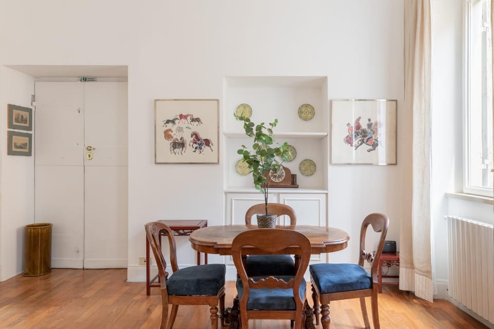 iFlat Elegant Apartment in 18th century Palace Apartment in Rome