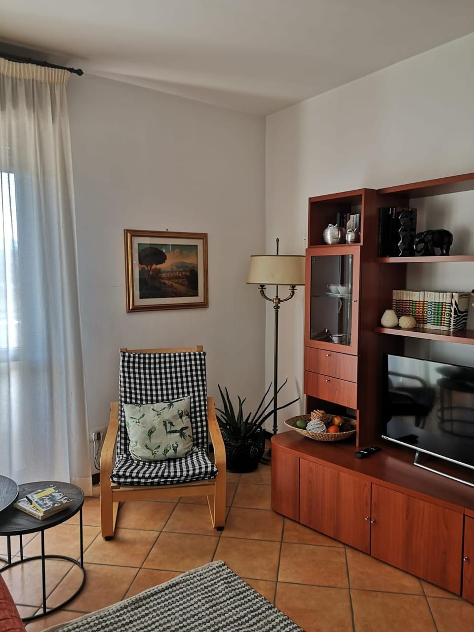 Communal lounge/ TV room, Library, TV and multimedia, Living room