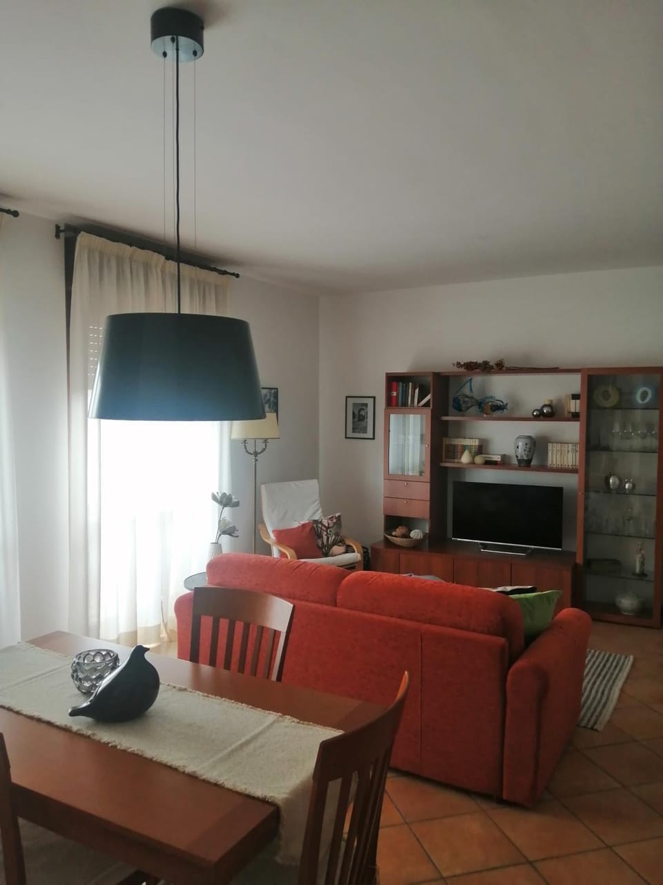 TV and multimedia, Living room, Seating area, Dining area