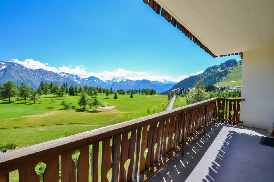Hollandia 26 Apartment in Canton of Valais