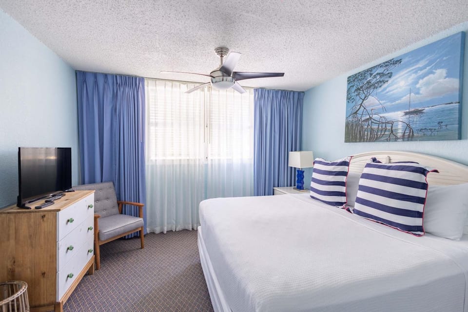 The Trinidad -Pool & Parking House in Stock Island