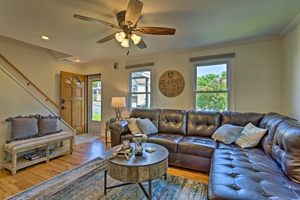 Updated Home w/ Patio Half Mile to West Point House in Highland Falls