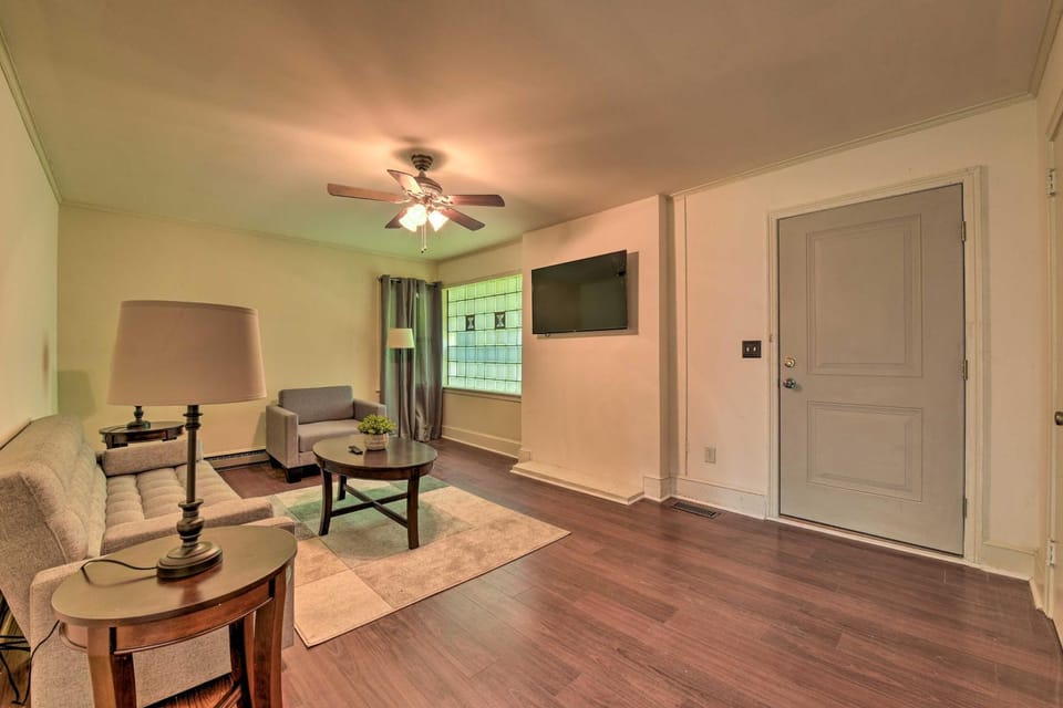 Charming Belmont Home ~ 13 Mi to City Center! House in Belmont