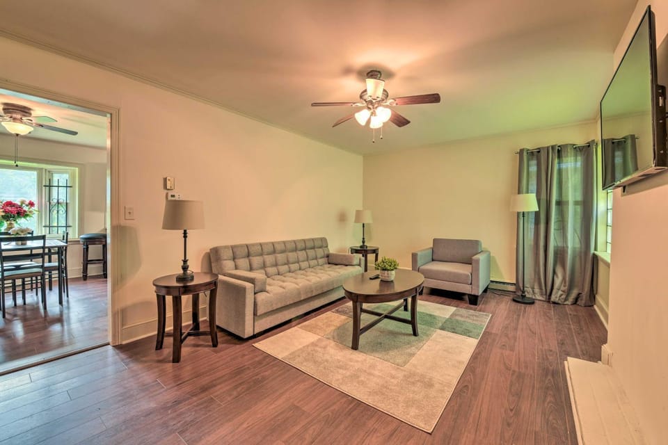 Charming Belmont Home ~ 13 Mi to City Center! House in Belmont