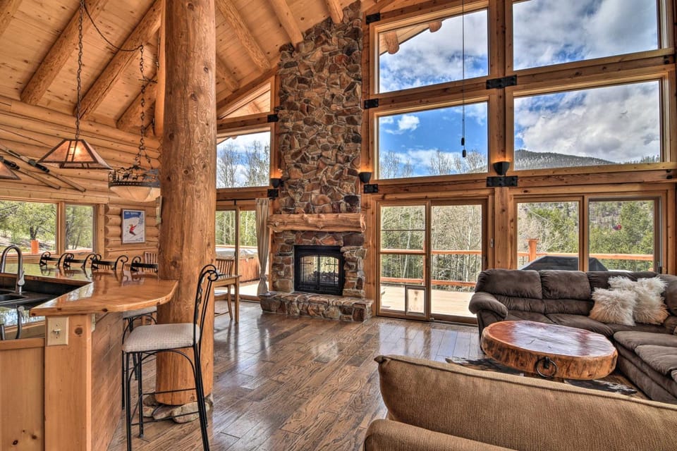 Spacious, Luxe Cabin w/ Mtn Views, Sauna & More! Cabin in Colorado