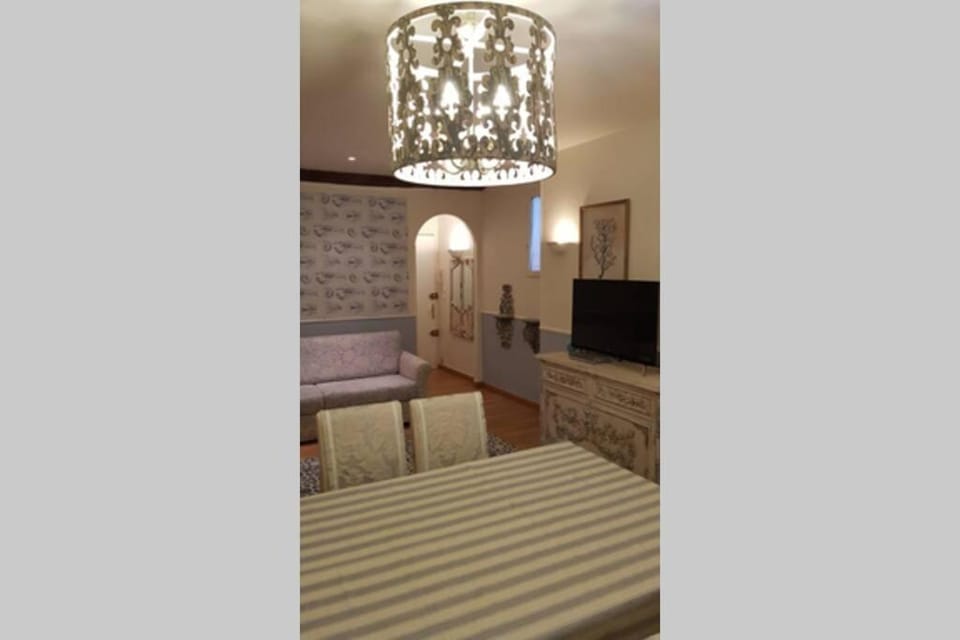 Communal lounge/ TV room, TV and multimedia, Living room, Seating area