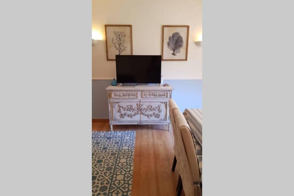 Communal lounge/ TV room, TV and multimedia, Living room, Seating area