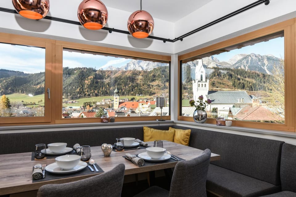 Dining area, Breakfast