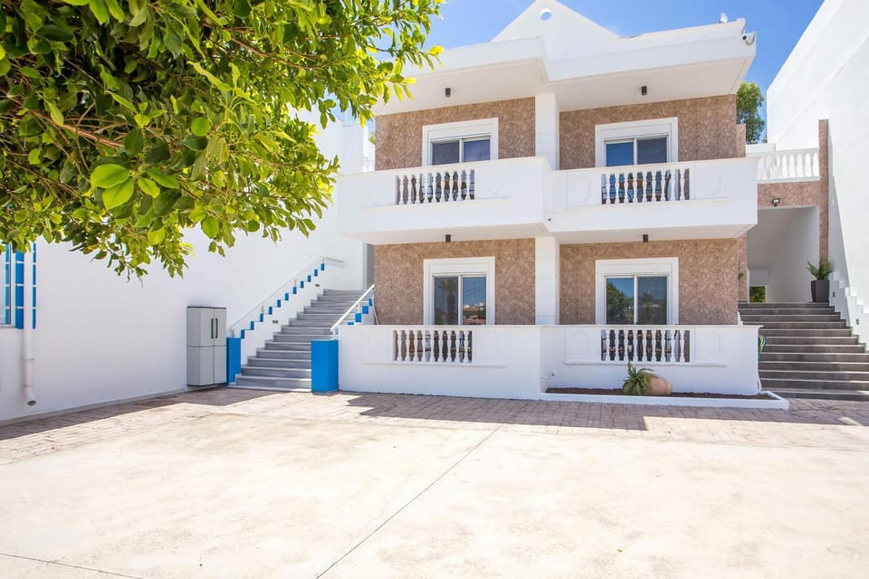 Property building, Facade/entrance