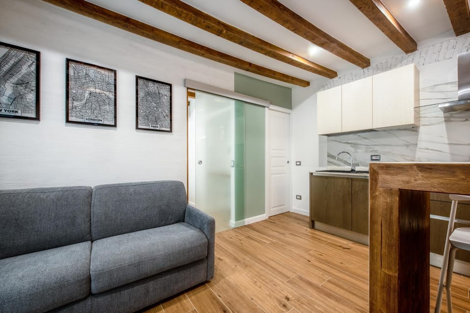Kitchen or kitchenette, Living room, Seating area, Dining area, minibar, pet friendly, stove