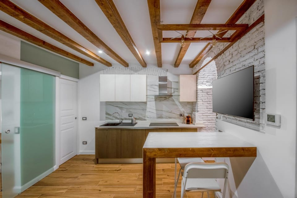 TV and multimedia, Kitchen or kitchenette, Dining area, minibar, pet friendly, stove