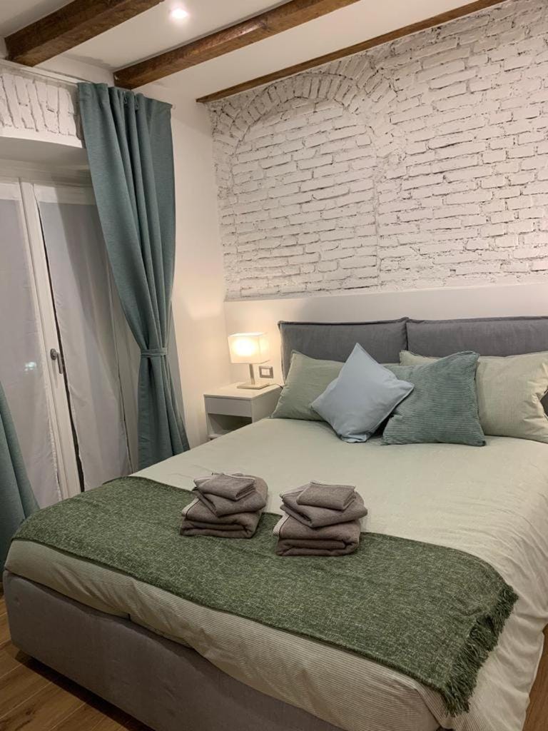 Bed, Photo of the whole room, Bedroom, towels, wardrobe